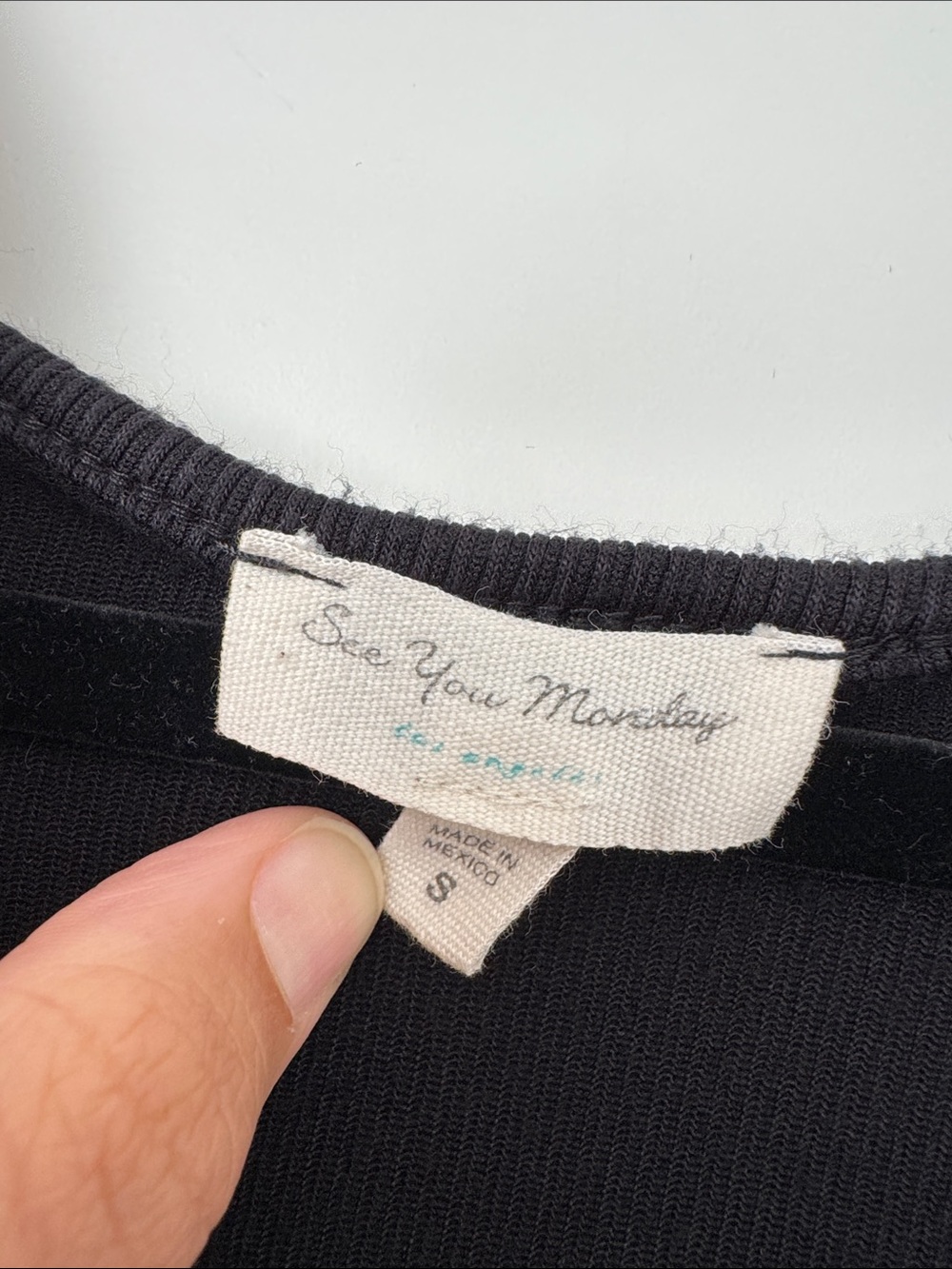 Black Tiered Short Sleeve Ribbed Dress - Picture 2 of 8